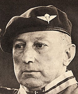 Kolonel Laurent, Comd van de operaties "Rode Draak" in Stanleyville en "Zwarte Draak" in Paulis.
